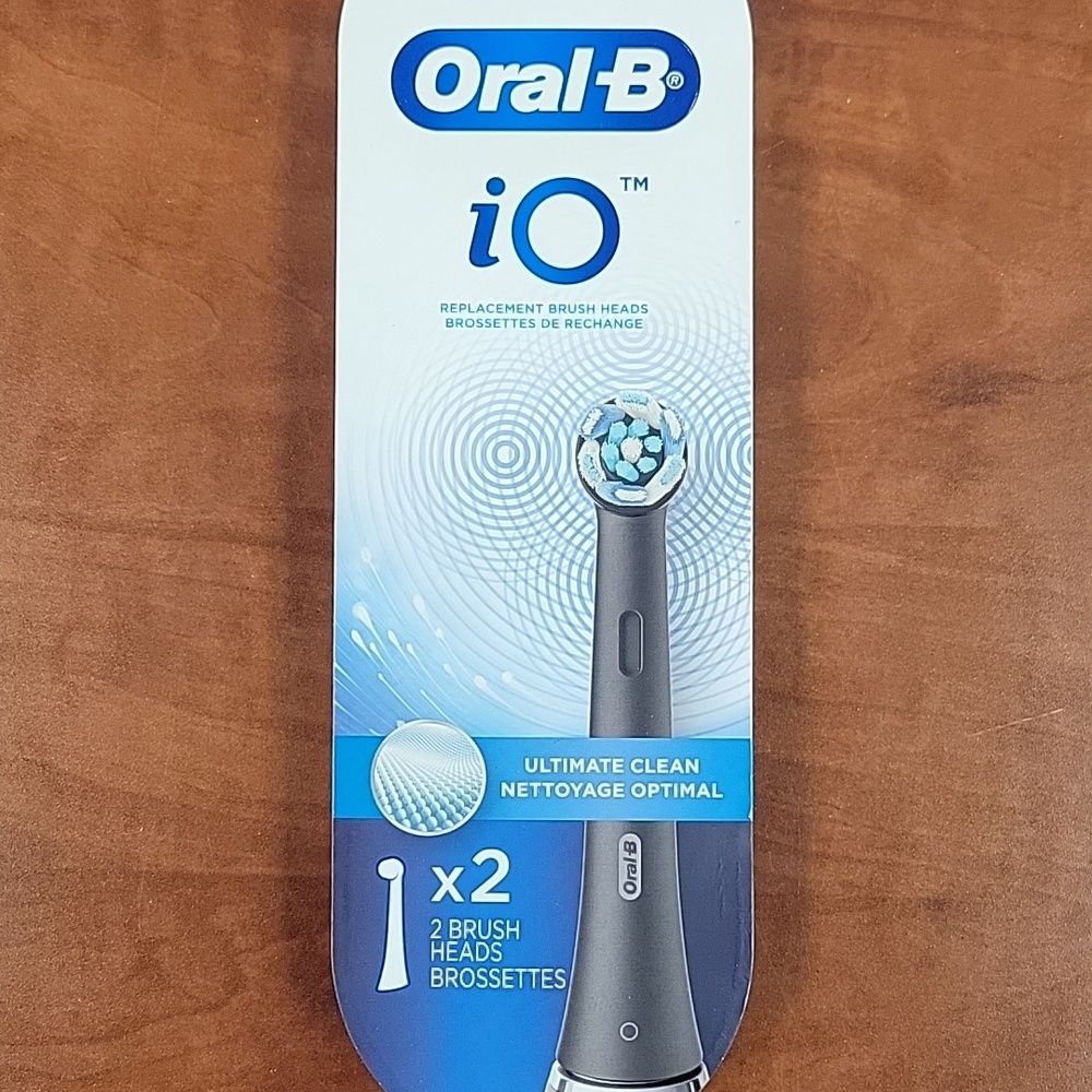 Oral-B iO Ultimate Clean Replacement Brush Heads - Black 2 Pack